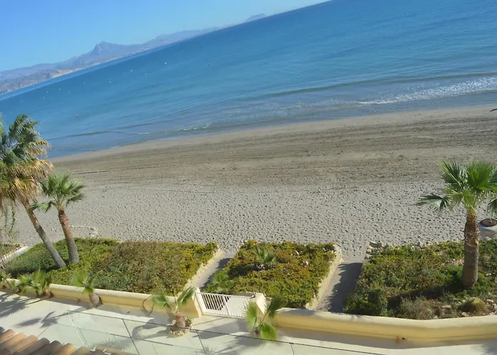 Maravilloso Amanecer Cabo A Pie De Playa Y Mar En Roquetes Apartman